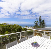 Casual Hamptons living Sunshine Beach - Accommodation Gladstone