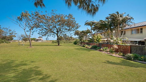 Casuarina Cove 1 - Free WiFi - Air Conditioning - East Ballina - Accommodation Gladstone 2