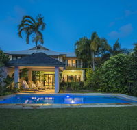 Catalina - Port Douglas - Accommodation Gladstone