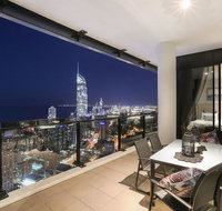 Cavill Avenue Luxury Private Apartments - Accommodation Gladstone