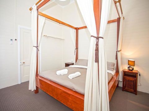 CBD Holiday Home - Accommodation Gladstone 0