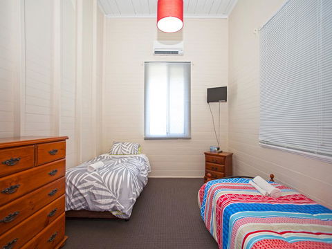 CBD Holiday Home - Accommodation Gladstone 3