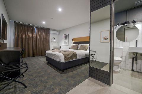 CBD Motor Inn - Accommodation Gladstone 0