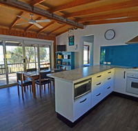 CDC-625 Beach House - Accommodation Gladstone