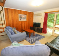 Cedar Holiday Units - Apartment 2 - Accommodation Gladstone