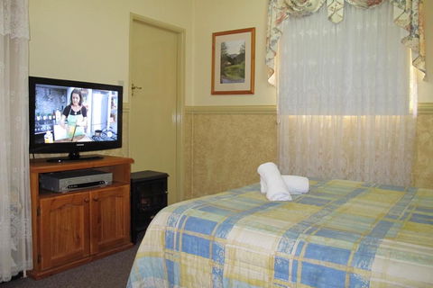 Cedar Lodge Cabins - Accommodation Gladstone 3