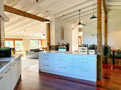 Cellar House - Accommodation Gladstone 2
