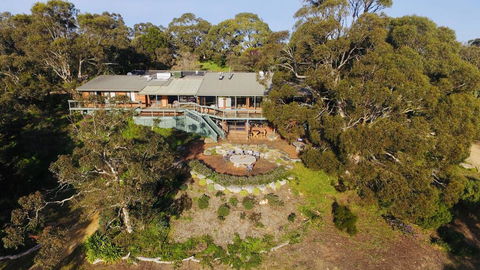 Cellar House - Accommodation Gladstone 0