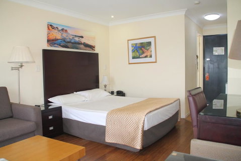 Centenary Motor Inn - Accommodation Gladstone 1