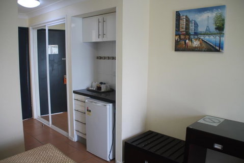 Centenary Motor Inn - Accommodation Gladstone 2