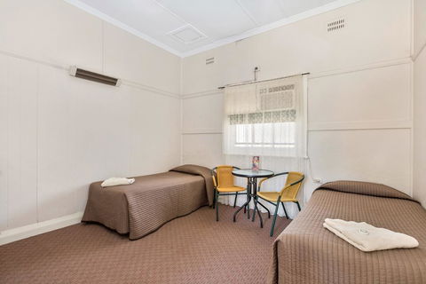 Centennial Hotel Gulgong - Accommodation Gladstone 0