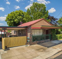 Central Armidale 2-Bedroom Apartment - Accommodation Gladstone