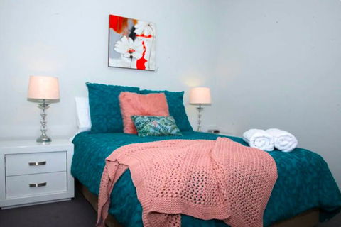 CENTRAL CBD EXEC STUNNING VIEW WIFI NETFLIX WINE - Accommodation Gladstone 2