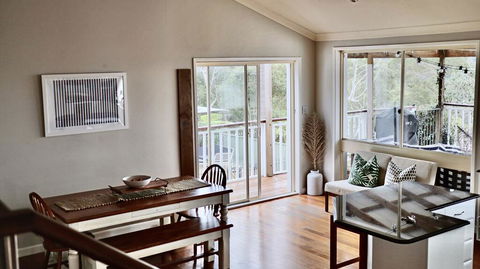 Central Coast Getaway 4B Family Holiday Home - Accommodation Gladstone 2