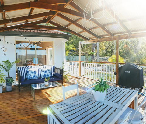Central Coast Getaway 4B Family Holiday Home - Accommodation Gladstone 3