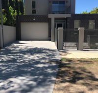 Central executive 4br townhouse - Accommodation Gladstone