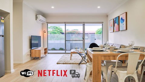 Central Garden City Apt - Mobile Hotspot & WiFi - - Accommodation Gladstone 0