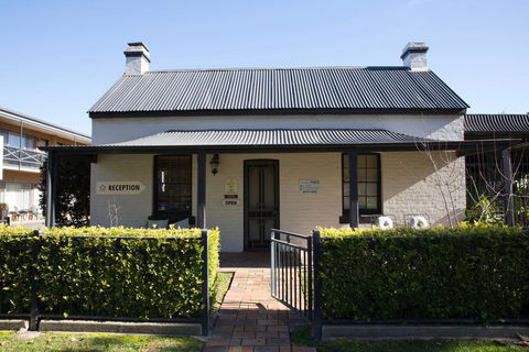 Centralpoint Motel - Accommodation Gladstone 0