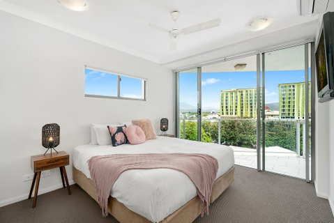 Centrepoint Apartments - Accommodation Gladstone 1