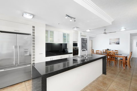 Centrepoint Apartments - Accommodation Gladstone 2