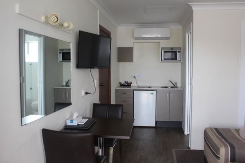 Centrepoint Motel - Accommodation Gladstone 3