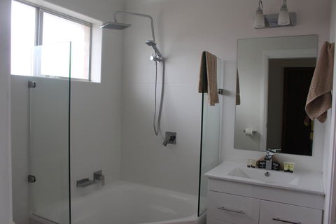 Centrepoint Motel - Accommodation Gladstone 2