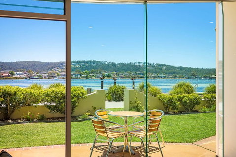 Cetacea Luxury Apartments - Accommodation Gladstone 3