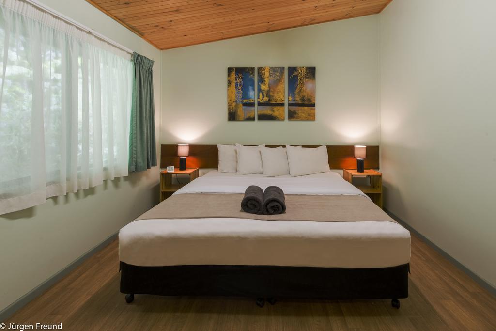 Lake Eacham QLD Accommodation Gladstone