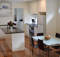 Champagne Stays Apartment - Accommodation Gladstone