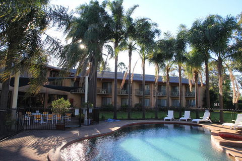 Charbonnier Motor Inn - Accommodation Gladstone 2