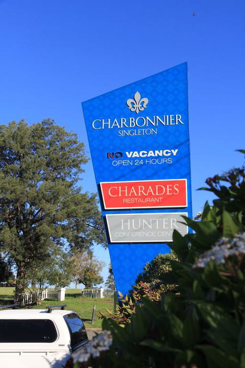 Charbonnier Motor Inn - Accommodation Gladstone 3
