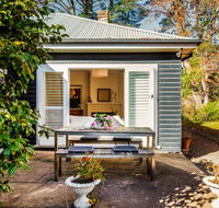 Charming Mountain Cottage - Accommodation Gladstone