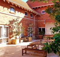 Chateau Cottesloe by the beach - Accommodation Gladstone