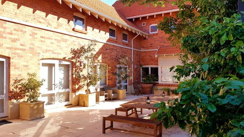 Chateau Cottesloe By The Beach - Accommodation Gladstone 0