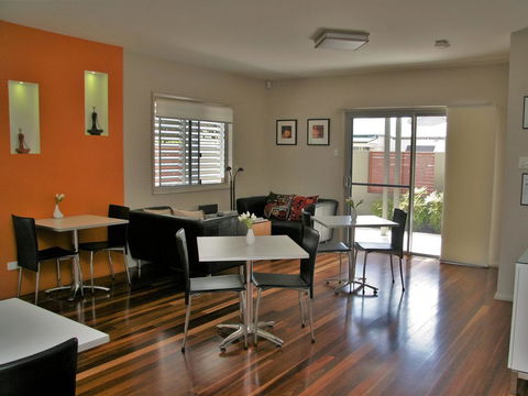Chaucer Palms Boutique B&B - Accommodation Gladstone 2