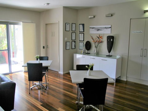 Chaucer Palms Boutique B&B - Accommodation Gladstone 3