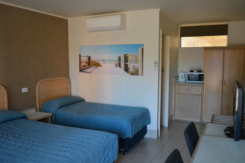 Chelsea Motor Inn - Accommodation Gladstone 2
