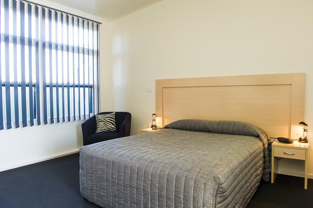 Young NSW Accommodation Gladstone