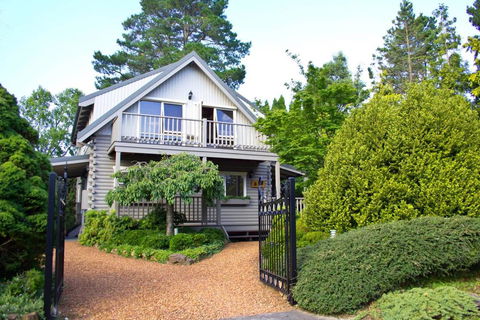 Cherry Cottage - Leura - Accommodation Gladstone 0