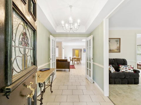 Cherry Walk Cottage - Accommodation Gladstone 0