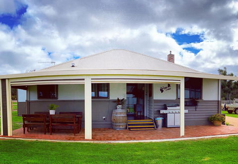 Chesterfarm And Stables - Accommodation Gladstone 3