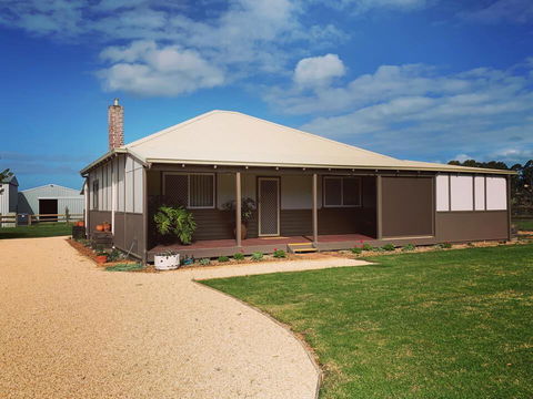 Chesterfarm And Stables - Accommodation Gladstone 1
