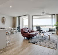 Chic Getaway at The Cosmopolitan Cotton Tree - Accommodation Gladstone