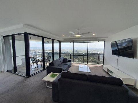 Circle On Cavill 2316 - Accommodation Gladstone 3