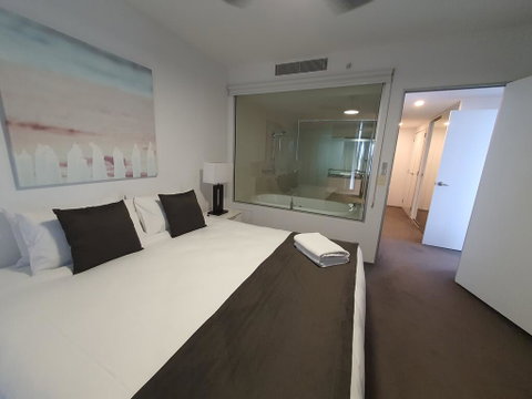 Circle On Cavill 2316 - Accommodation Gladstone 1