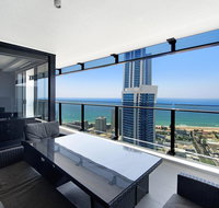 Circle on Cavill Private 2 Bed Ocean View - Accommodation Gladstone