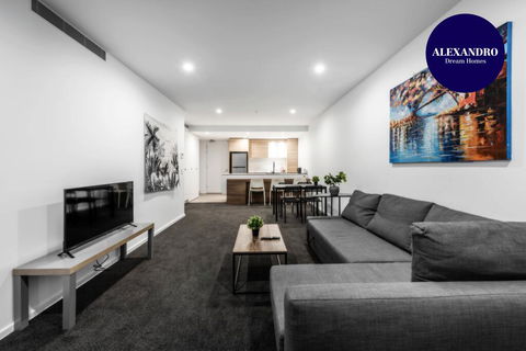 CITY APARTMENT And FREE CITY TOUR BUS NEARBY - Accommodation Gladstone 0