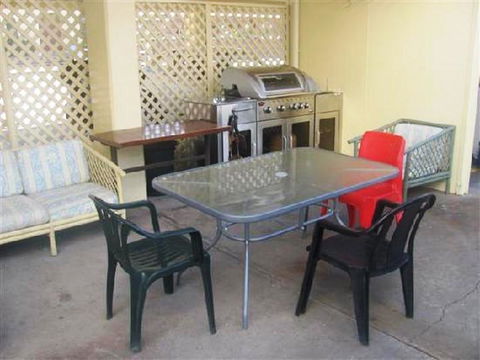 City Beach Motel - Accommodation Gladstone 3