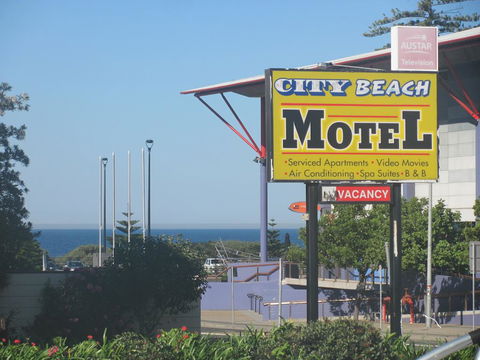 City Beach Motel - Accommodation Gladstone 0