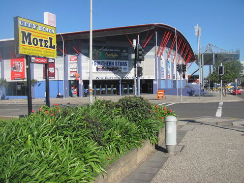 City Beach Motel - Accommodation Gladstone 2